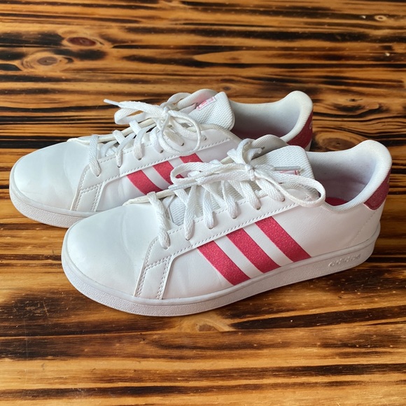 ADIDAS WHITE/PINK SHOES sz 5 FITS LIKE 7 - Picture 2 of 8